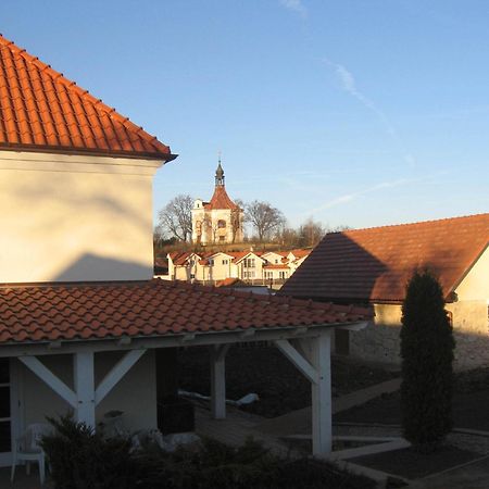 Penzion V Polich Malé Číčovice Buitenkant foto