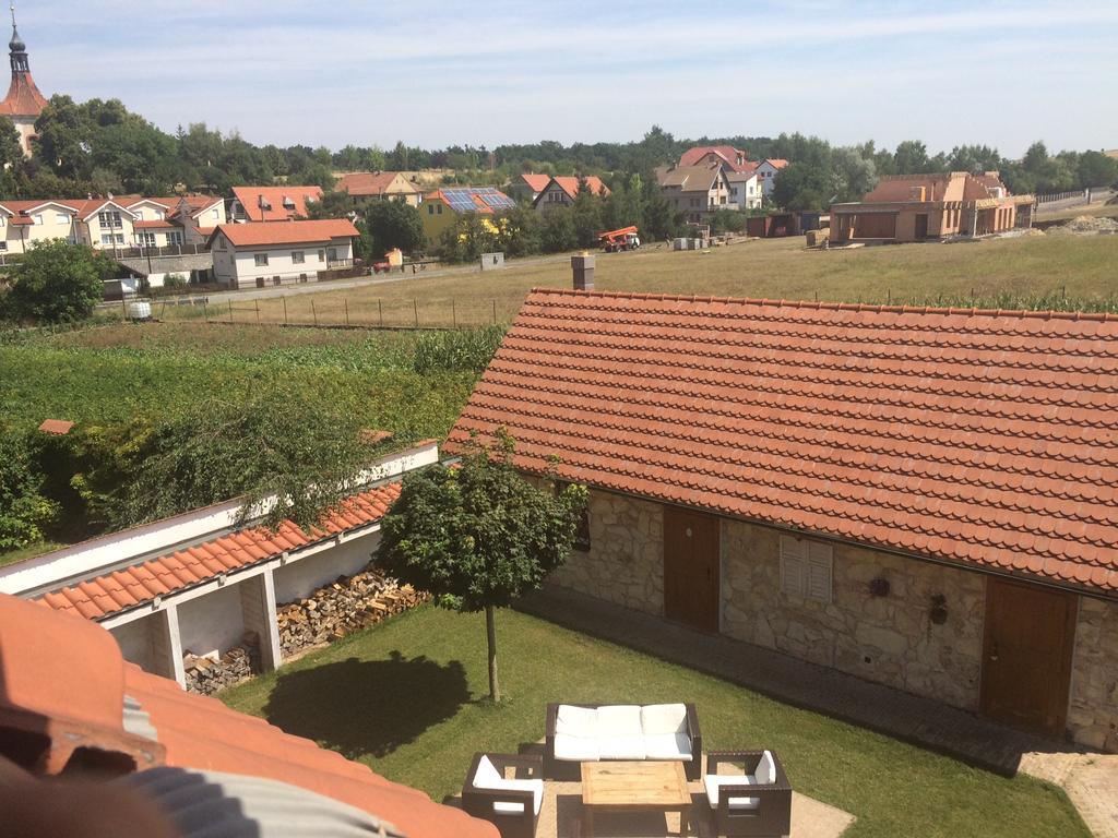 Penzion V Polich Malé Číčovice Buitenkant foto